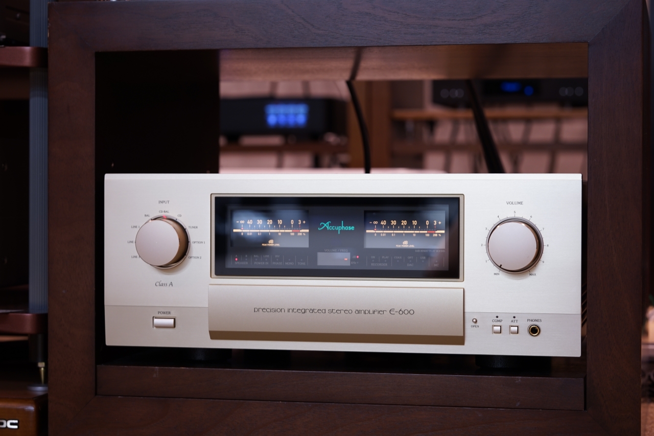 Accuphase A級　プリメインアンプ　E-600