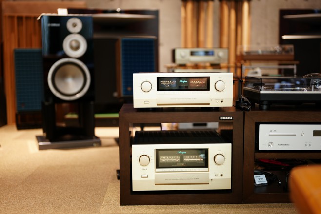 ACCUPHASE E-480 E800