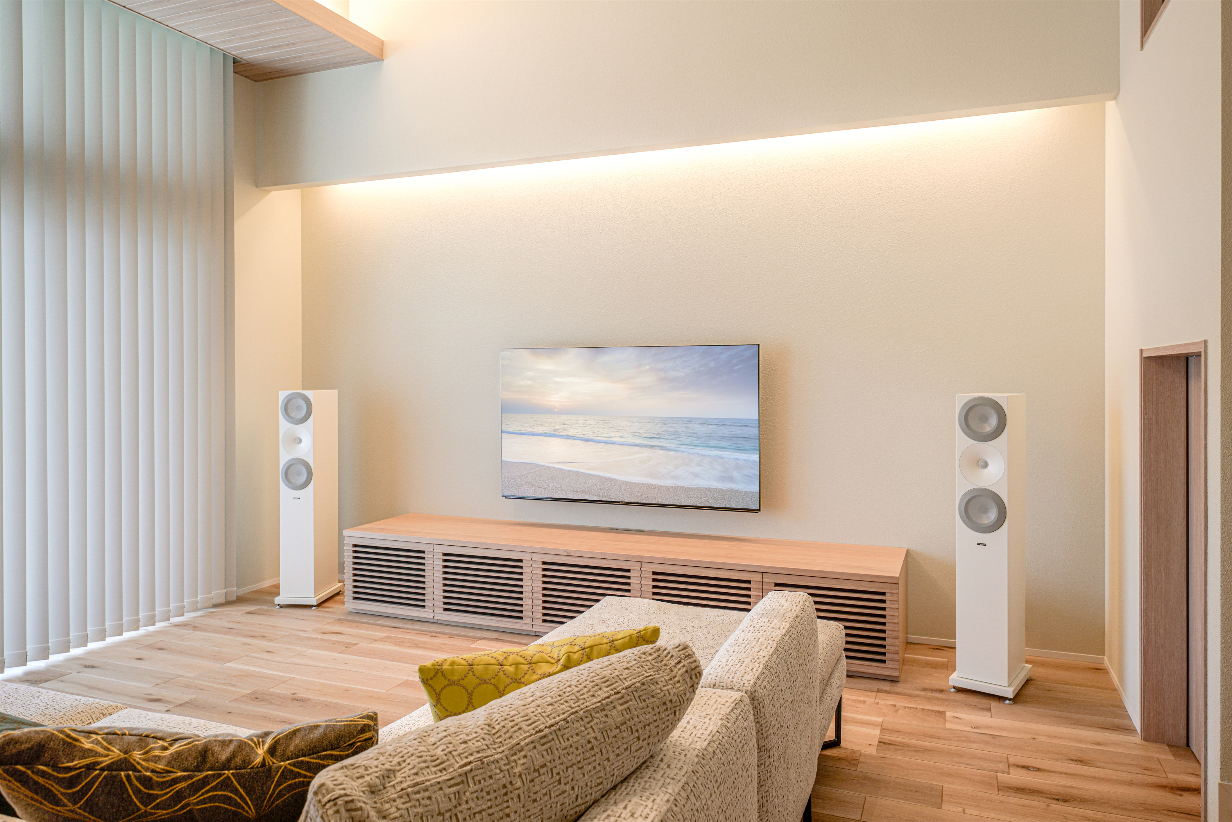 山口　ホームシアター　スクリーン　壁掛けテレビ　marantz jvc amphion ps5 os