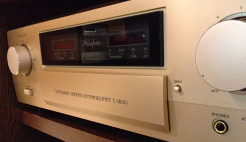 Accuphase C-3800