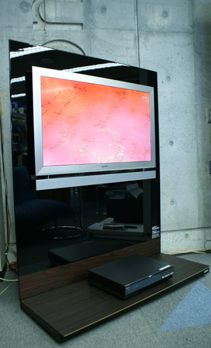BRAVIA KDL-ZX1_2
